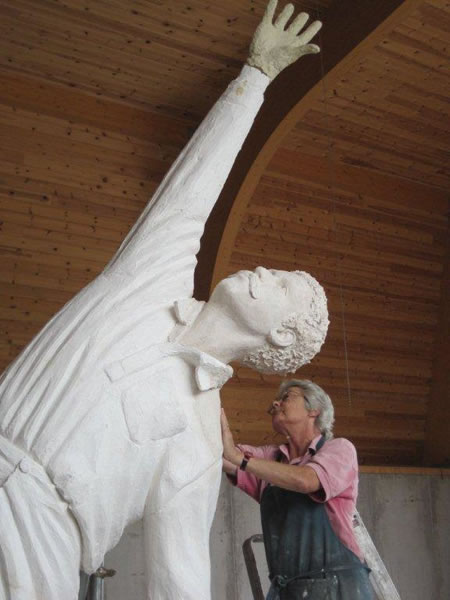 Vivi working on the Plaster